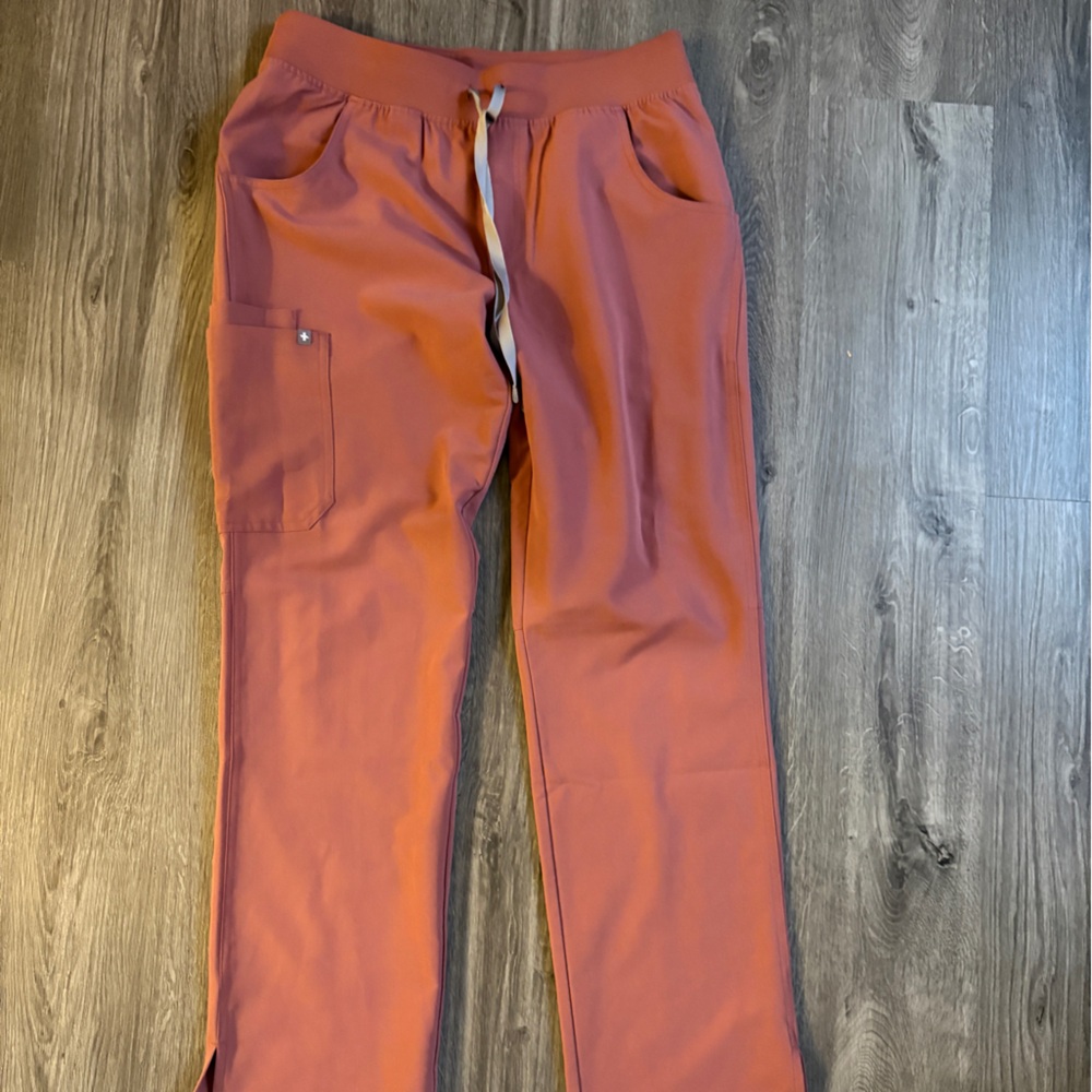 FIGS Women’s Scrub Pants